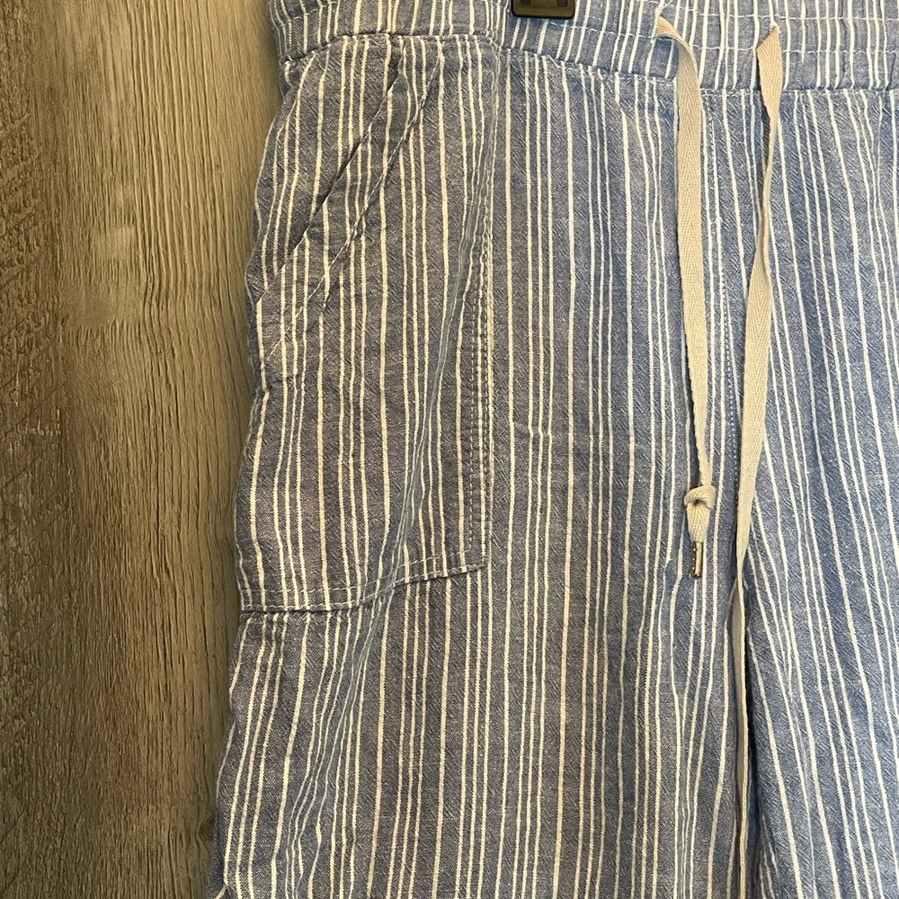 Striped Blue Capris - Picture 2 of 9